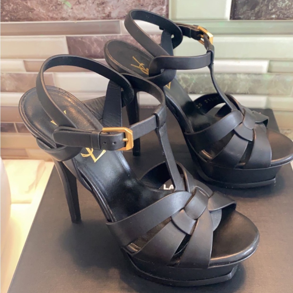 Saint Laurent patent leather Tribute sandal; golden hardware. - Picture 3 of 8